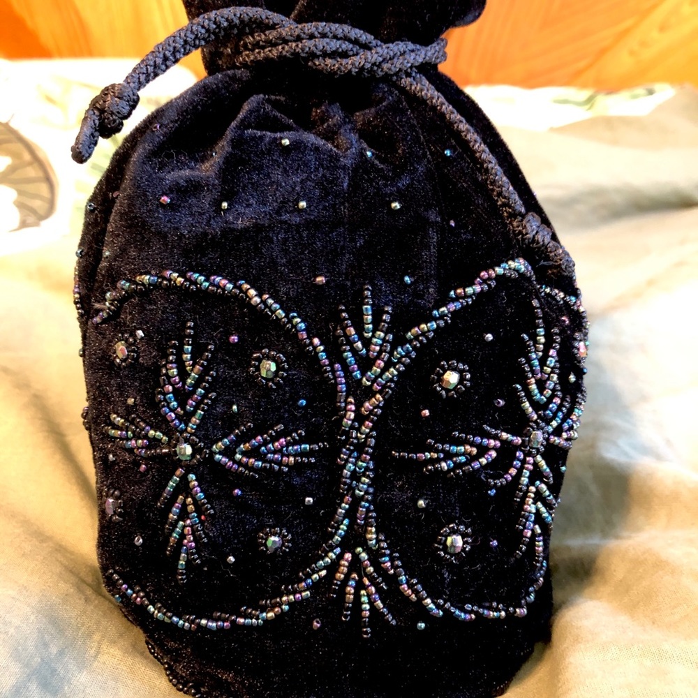 SOLD!!! 3/$40 Handmade and Beaded Cinch Purse from Hungary - Picture 4 of 6